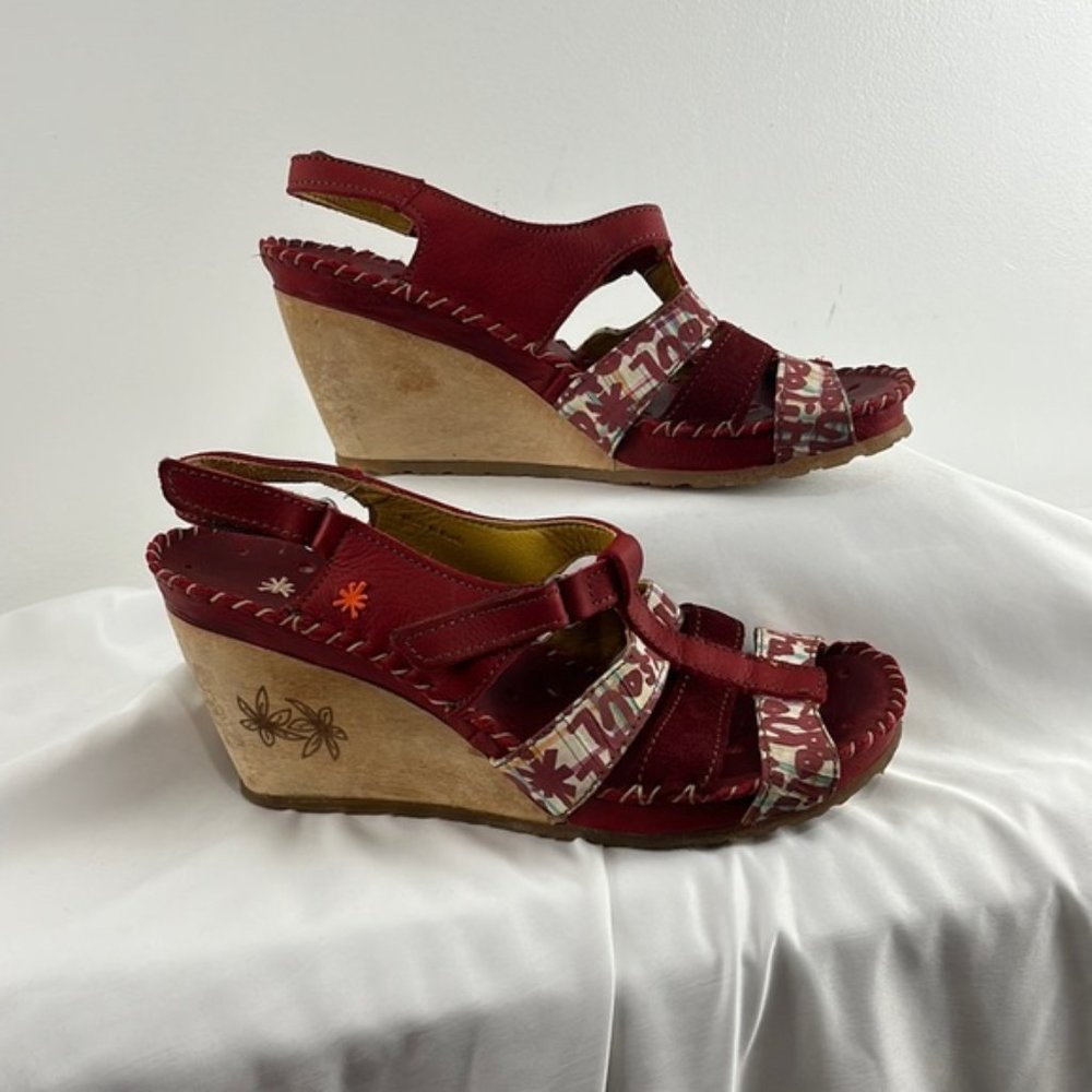 The Art Company Red Leather Strappy Wedge-Heel Sandals